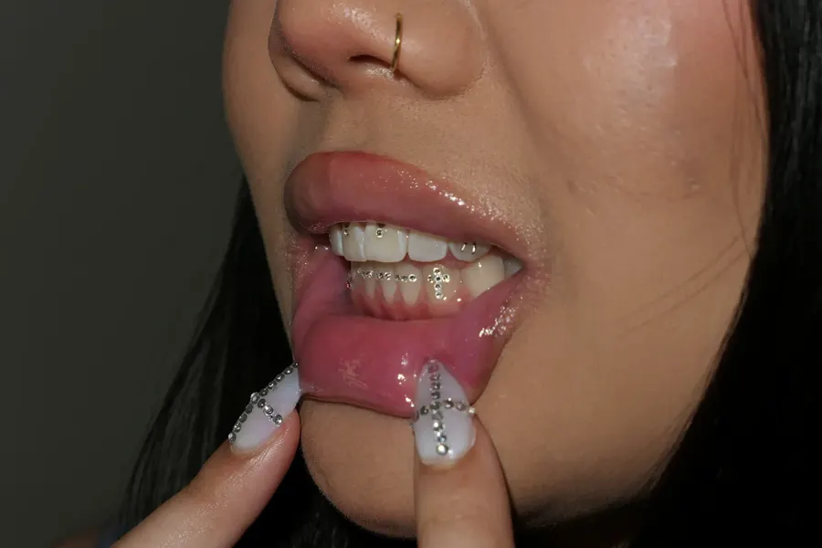 Crystal Cross tooth gem set